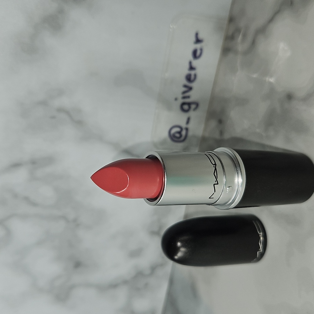 PLEASE ME NWOB Matte Lipstick MAC